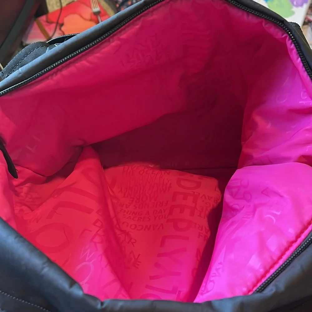 Lululemon gym / travel / diaper bag - Picture 5 of 8